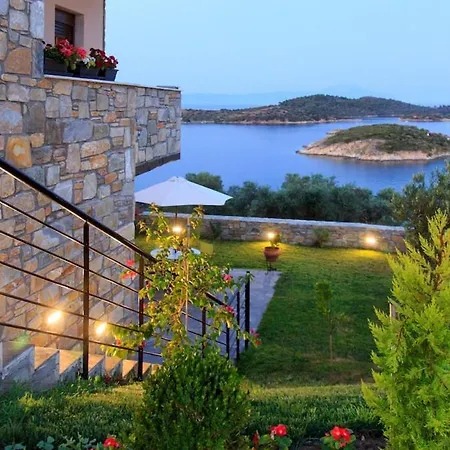 The Panorama - Enjoy 1 Bedroom 1 Bath - Parking *